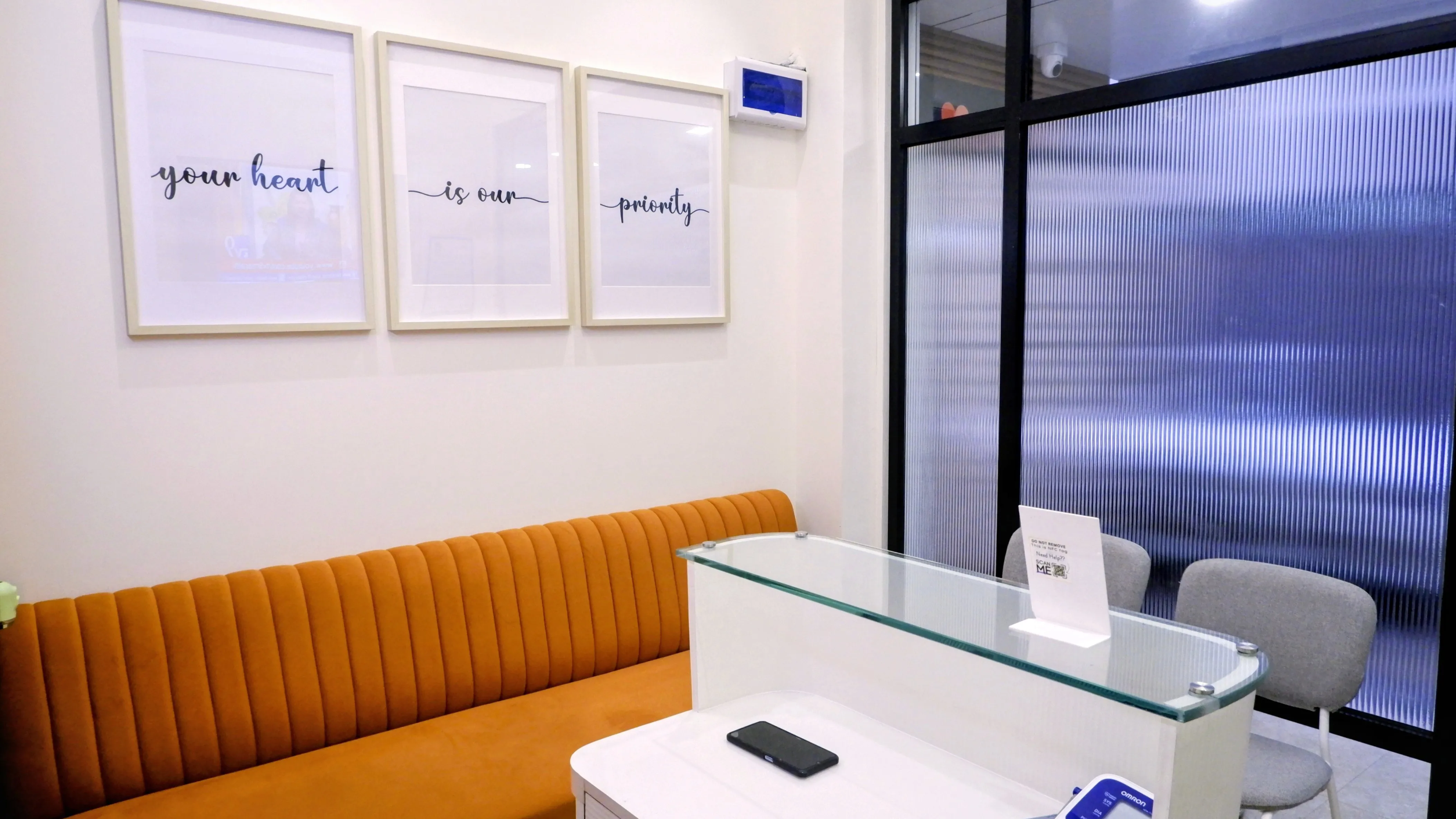 Dr. Amit Singh clinic waiting room in Navi Mumbai